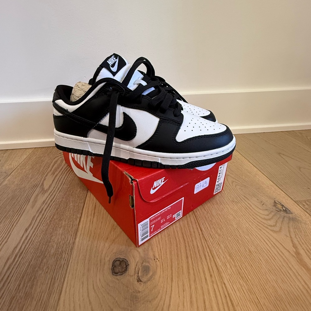 Nike Panda Dunks